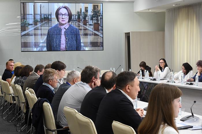 О чем омский бизнес говорил с представителем Центробанка РФ - подробности встречи