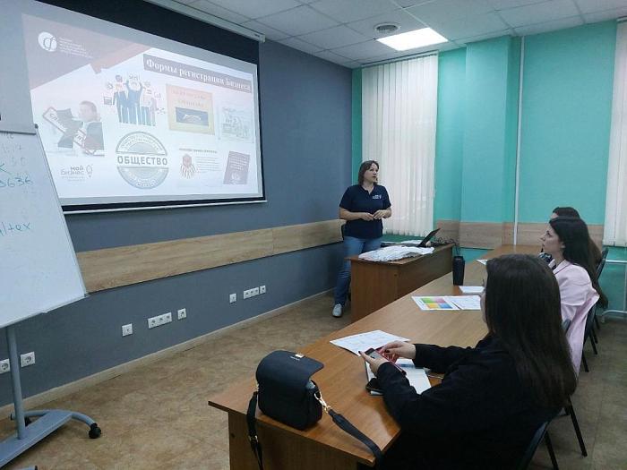 В этом году молодые и социальные предприниматели вновь смогут получить 500 000 рублей на открытие или развитие своего дела